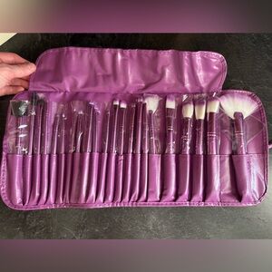 Brand New Set of Makeup Brushes!